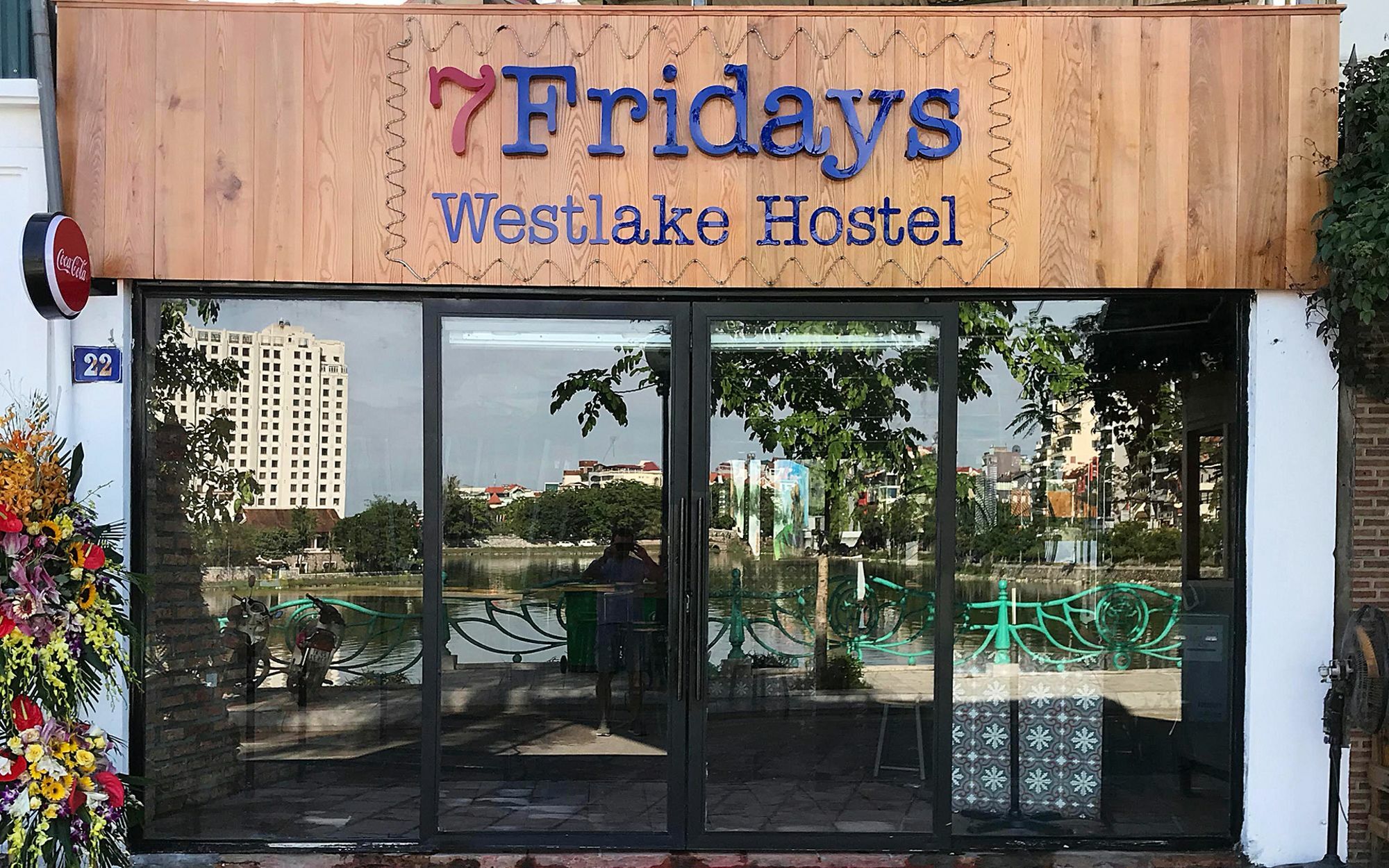 7Fridays West Lake Hostel Tay Ho Esterno foto